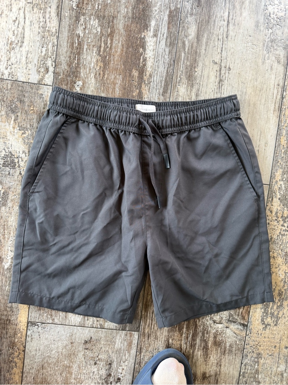 2 for $15 sale: Gray scene & heard quick dry lounge/ athletic shorts - 14/16